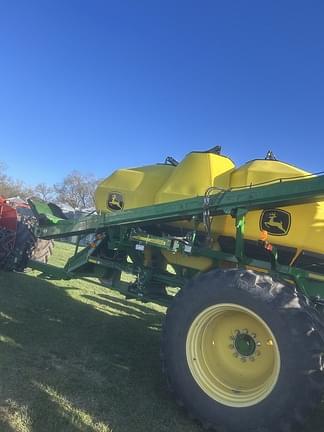 Image of John Deere 1870 equipment image 2