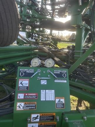 Image of John Deere 1870 equipment image 4
