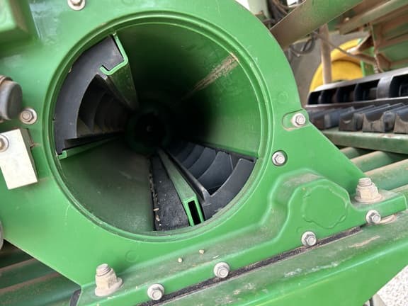 Image of John Deere 1890 equipment image 4