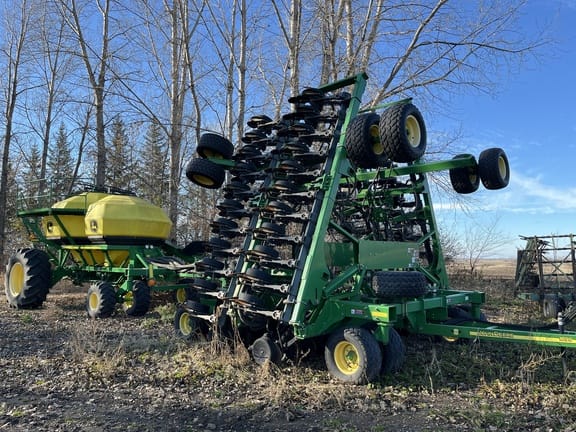 2010 John Deere 1890 Equipment Image0