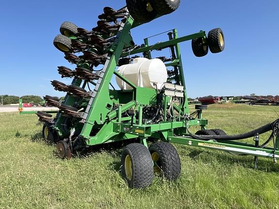 Image of John Deere 1890 equipment image 1