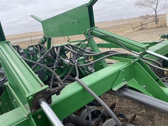Image of John Deere 1890 equipment image 3