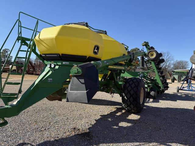 Image of John Deere 1890 equipment image 3