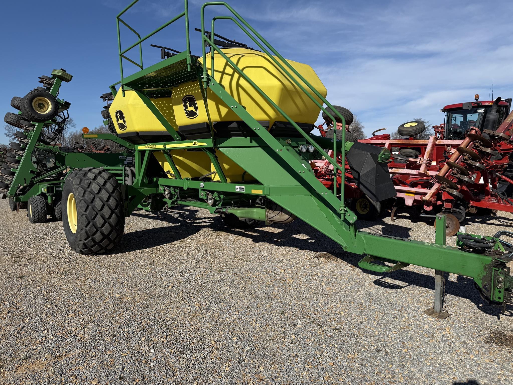 2010 John Deere 1890 Equipment Image0