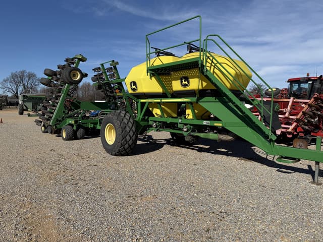 Image of John Deere 1890 equipment image 1