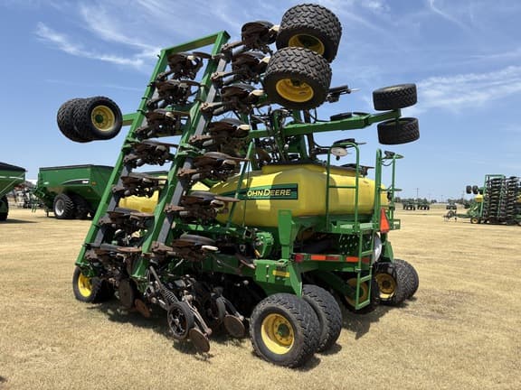 Image of John Deere 1990 equipment image 2