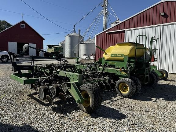 Image of John Deere 1990 equipment image 1