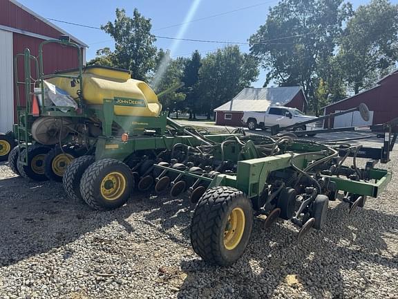 Image of John Deere 1990 equipment image 2