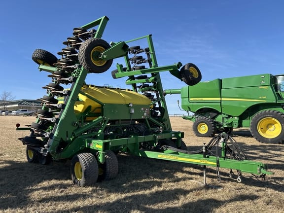 2010 John Deere 1990 Equipment Image0