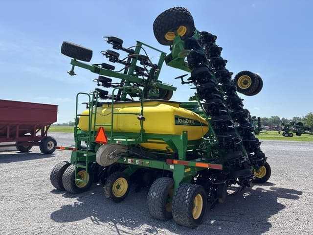 Image of John Deere 1990 equipment image 4