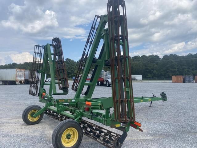 Image of John Deere 200 equipment image 4