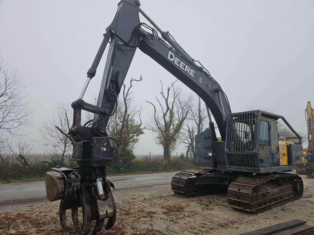 Image of John Deere 2000LC Primary image