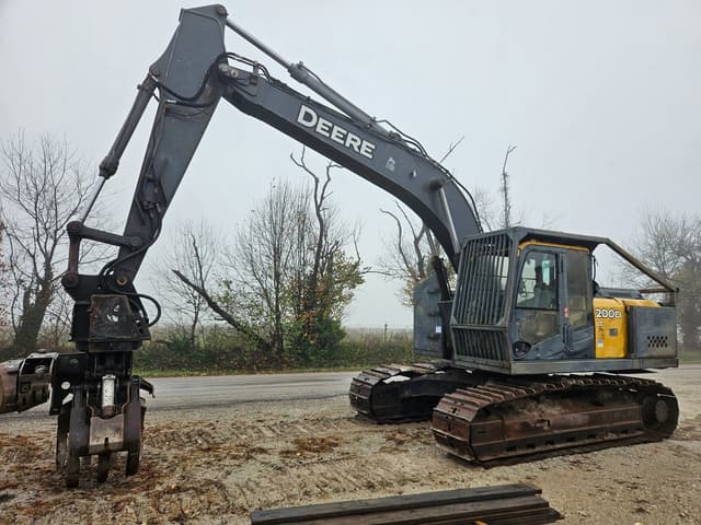 Image of John Deere 2000LC equipment image 2