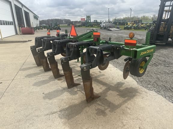 Image of John Deere 2100 equipment image 4