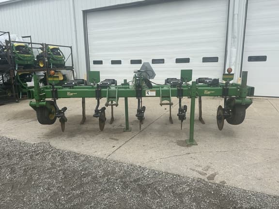 Image of John Deere 2100 equipment image 2