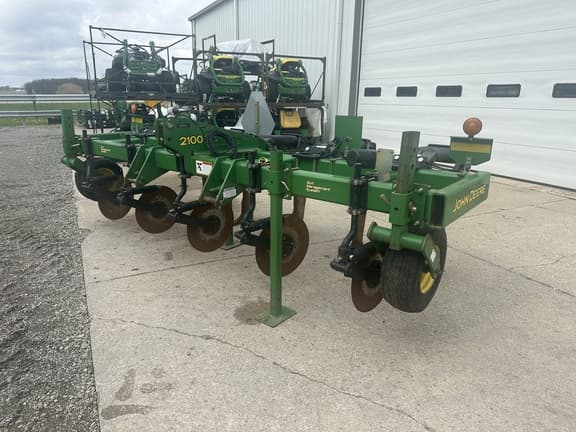 Image of John Deere 2100 equipment image 1