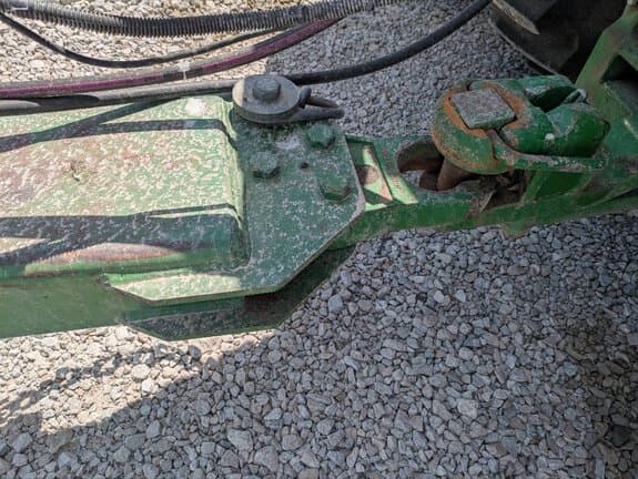 Image of John Deere 2210 equipment image 3