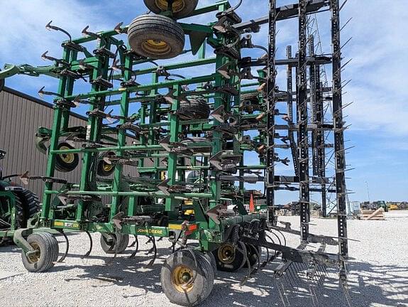 Image of John Deere 2210 equipment image 4