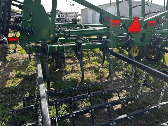 Image of John Deere 2210 equipment image 2