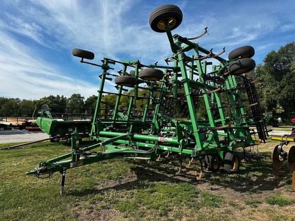 Image of John Deere 2210 Primary image