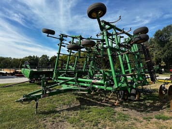Main image John Deere 2210