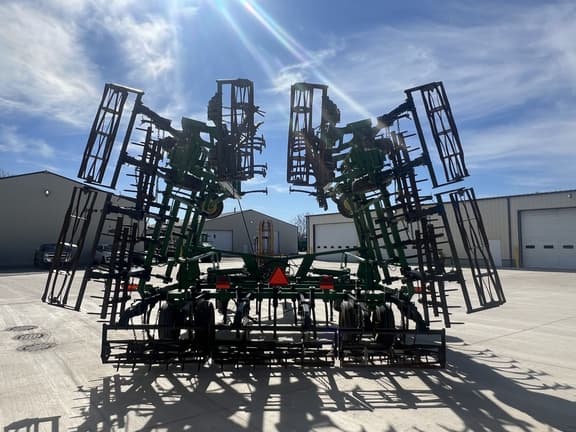 Image of John Deere 2210 equipment image 4