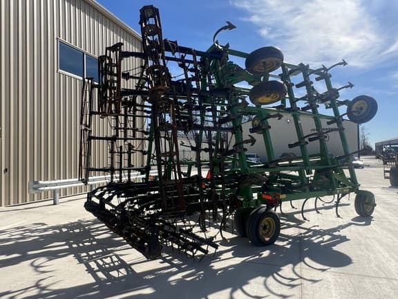 Image of John Deere 2210 equipment image 2