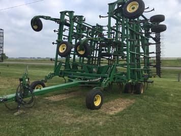 Main image John Deere 2210