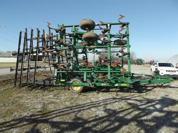 Main image John Deere 2210