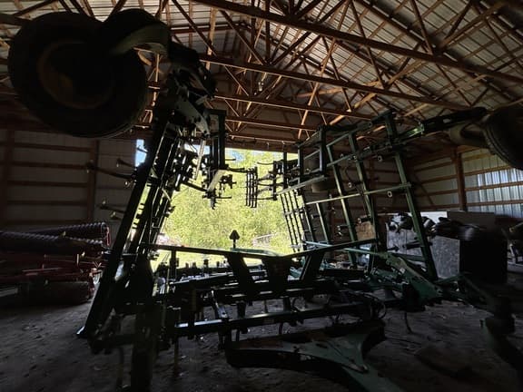 Image of John Deere 2210 equipment image 4