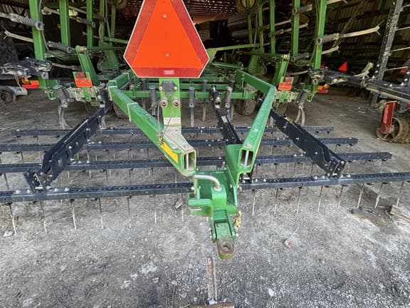 Image of John Deere 2210 equipment image 1