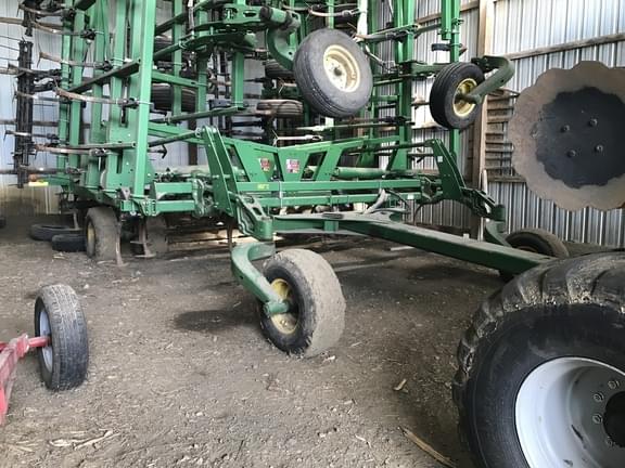 Image of John Deere 2210 equipment image 1