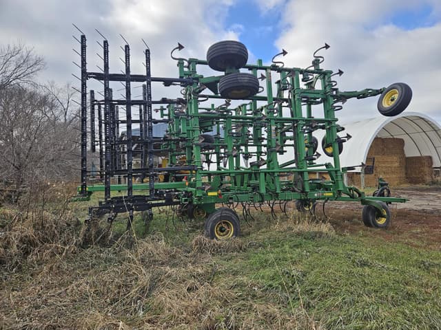 Image of John Deere 2210 equipment image 3