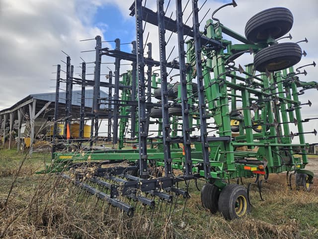 Image of John Deere 2210 equipment image 4