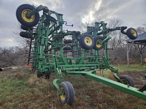 2010 John Deere 2210 Image