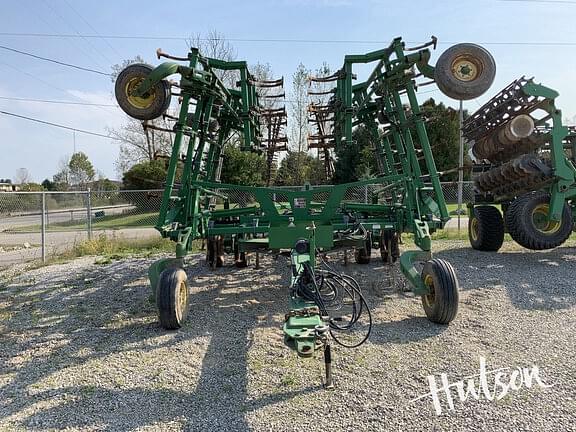 Image of John Deere 2210 equipment image 2