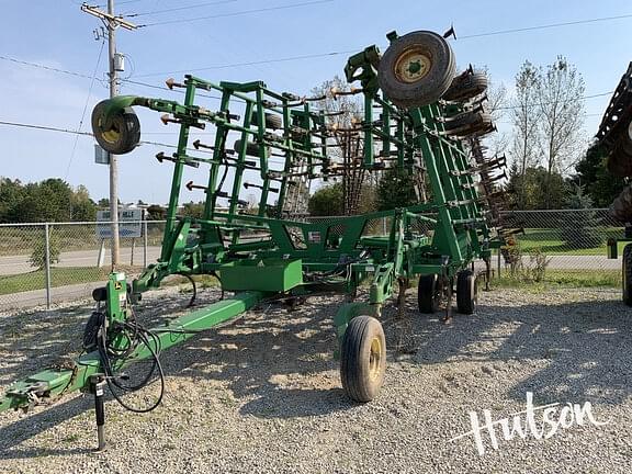 Image of John Deere 2210 equipment image 1