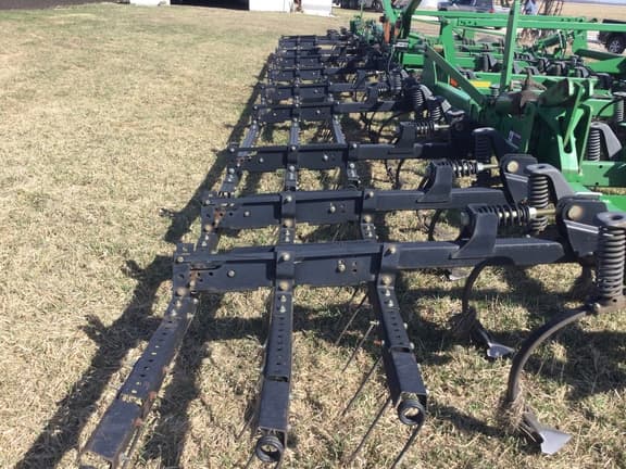 Image of John Deere 2210 equipment image 3