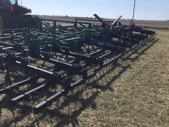 Image of John Deere 2210 equipment image 4