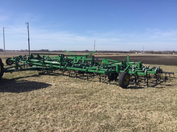 2010 John Deere 2210 Equipment Image0