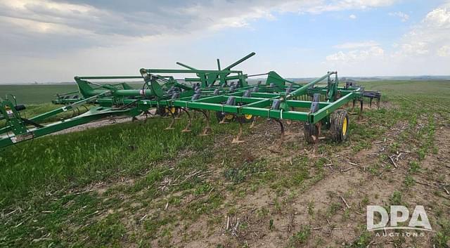 Image of John Deere 2210 equipment image 1