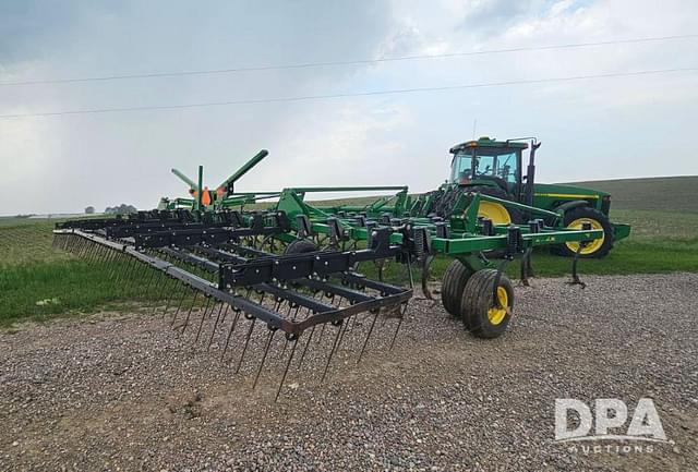 Image of John Deere 2210 equipment image 4