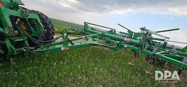 Image of John Deere 2210 equipment image 2