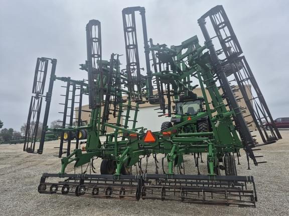 Image of John Deere 2210L equipment image 4