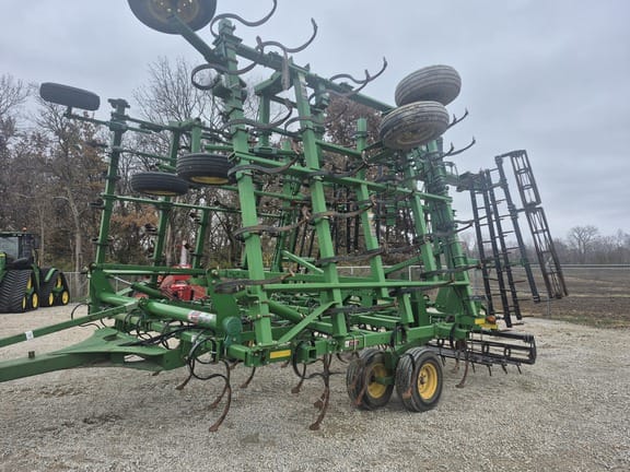 2010 John Deere 2210L Equipment Image0