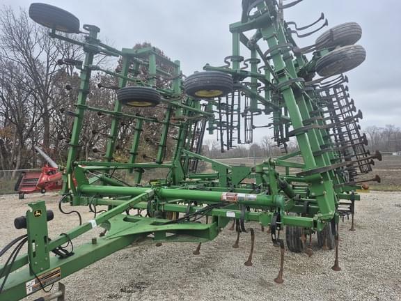 Image of John Deere 2210L equipment image 1