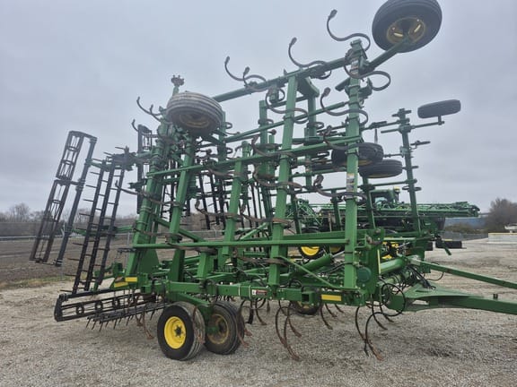 Main image John Deere 2210L