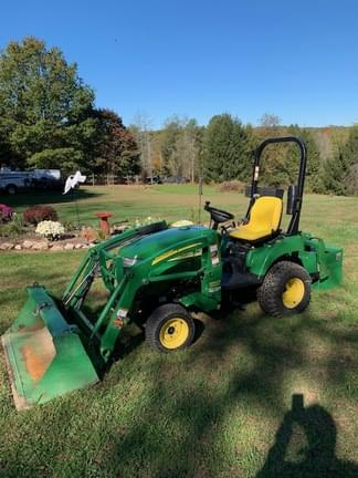 Image of John Deere 2305 equipment image 2