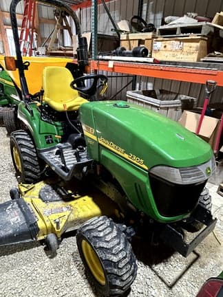 Image of John Deere 2305 equipment image 3