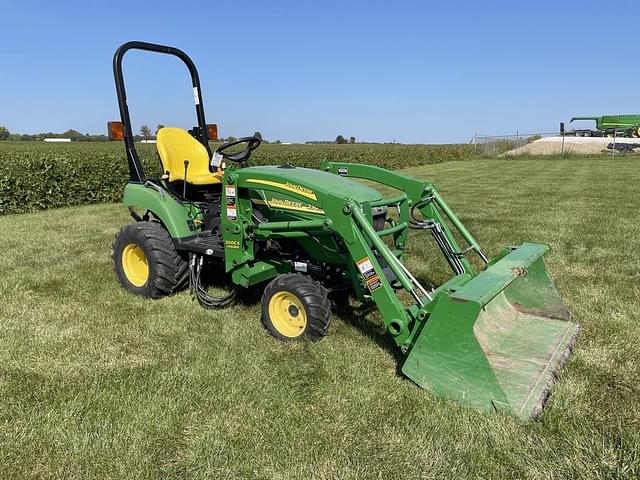 Image of John Deere 2305 equipment image 2